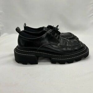 Charles & Keith black moccasin women's shoes size 35 / 5